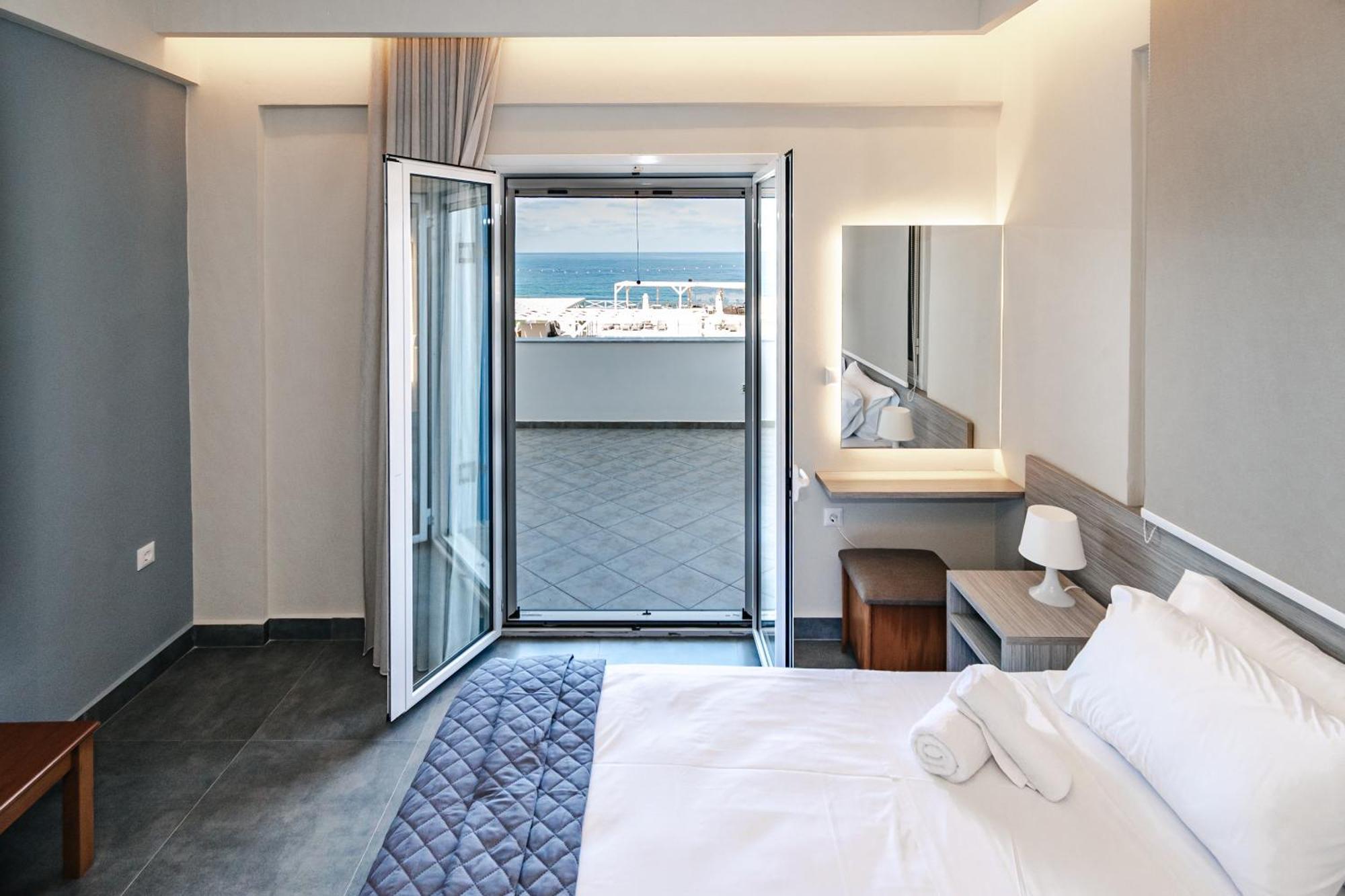 Mesogeios Hotel Маратополіс Екстер'єр фото