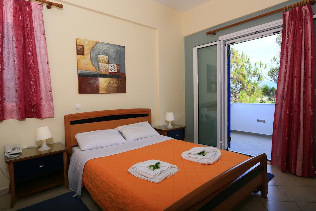 Mesogeios Hotel Маратополіс Номер фото